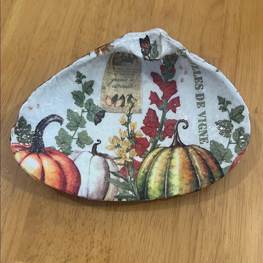 Hand Crafted Pumpkins Sea Shell Ring Trinket Dish